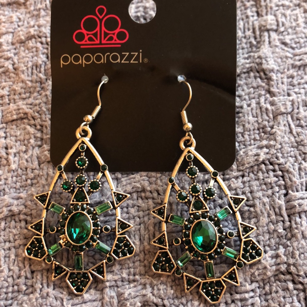 paparazzi earrings 💚